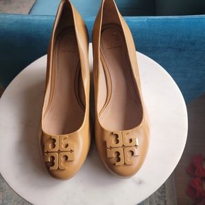 Tory Burch Logo Wedge Pumps